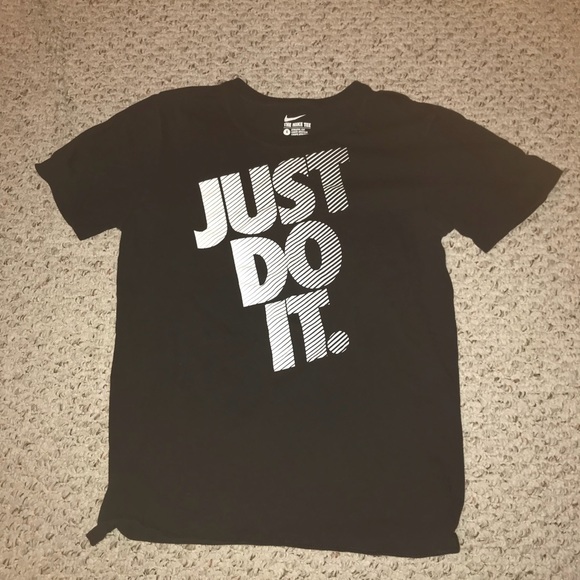 mens small nike shirts